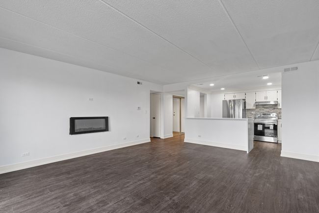 APT-304 - 917 Vose Dr, Condo with 2 bedrooms, 2 bathrooms and 1 parking in Gurnee IL | Image 7