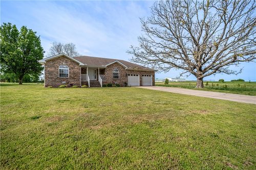 219 Casey Ln, Berryville, AR, 72616-7904 | Card Image