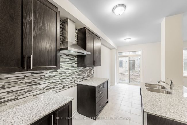 617 Bearberry Pl, House other with 4 bedrooms, 3 bathrooms and 1 parking in Milton ON | Image 6