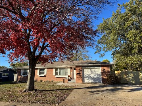 507 Taft Ave, Charleston, IL, 61920-4132 | Card Image