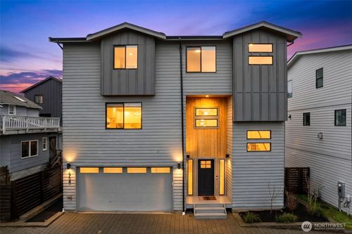 6738 21st Avenue Sw, Seattle, WA, 98106 | Card Image