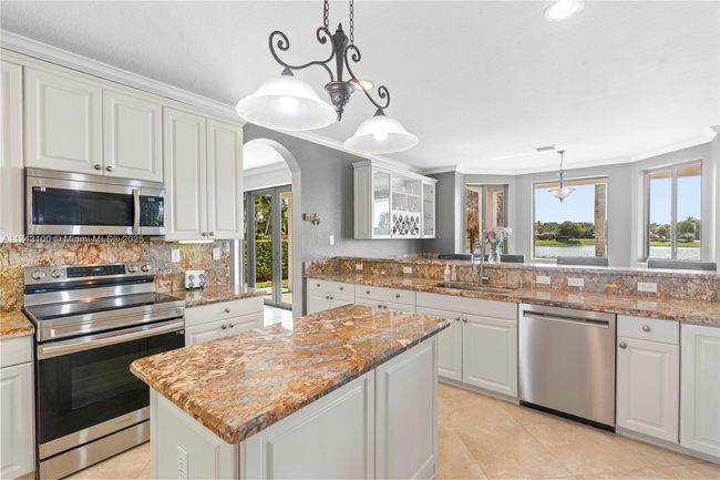 7770 Sw 188 Th Ter, House other with 5 bedrooms, 4 bathrooms and null parking in Cutler Bay FL | Image 14