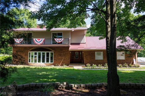 5699 Eastview Dr, Independence, OH, 44131-6033 | Card Image