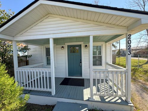 2023 Hugo Ave, North Charleston, SC, 29405-6104 | Card Image