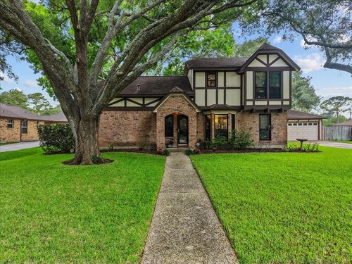 1810 Hunt Dr, Friendswood, TX, 77546-5135 | Card Image