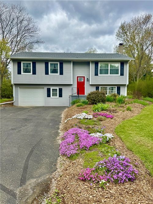 565 Meadowbrook Pkwy W, Horseheads, NY, 14845-1866 | Card Image