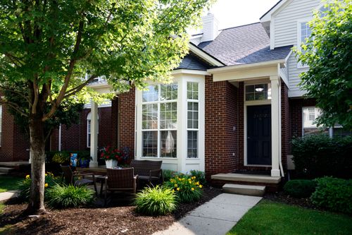 24202 Alexa Dr, Commerce Twp, MI, 48390-5847 | Card Image