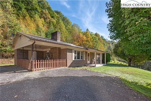 4934 Silas Creek Rd, Lansing, NC, 28643-9009 | Card Image