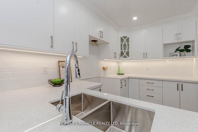 44 Leatherhead Crt, House other with 6 bedrooms, 5 bathrooms and 2 parking in Brampton ON | Image 11