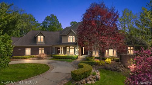 630 Sheldon Ct, Oakland Twp, MI, 48306-2167 | Card Image