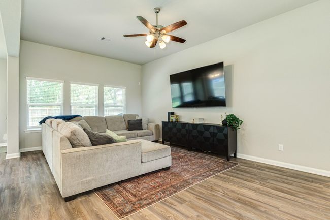 2234 Lake Forrest Dr, House other with 4 bedrooms, 2 bathrooms and 2 parking in West Columbia TX | Image 7