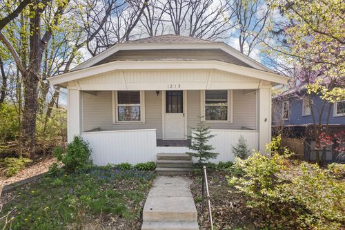 1215 Loeser Ave, Jackson, MI, 49203-2913 | Card Image