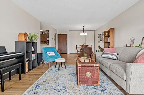 309-1871 Silver Bell Rd, Eagan, MN, 55122-1188 | Card Image