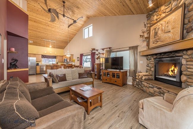 Fully furnished, turnkey, move in ready...pack your gear! | Image 6