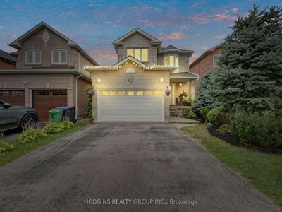 887 Mays Cres, House other with 4 bedrooms, 4 bathrooms and 6 parking in Mississauga ON | Image 2