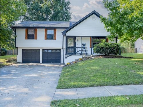 409 Ne Crescent St, Lee's Summit, MO, 64086-6303 | Card Image