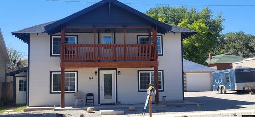 924 7th St, Rawlins, WY, 82301-4704 | Card Image