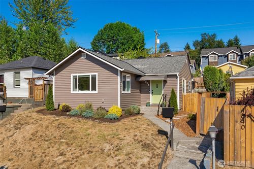 4836 25th Ave Sw, Seattle, WA, 98106-1318 | Card Image