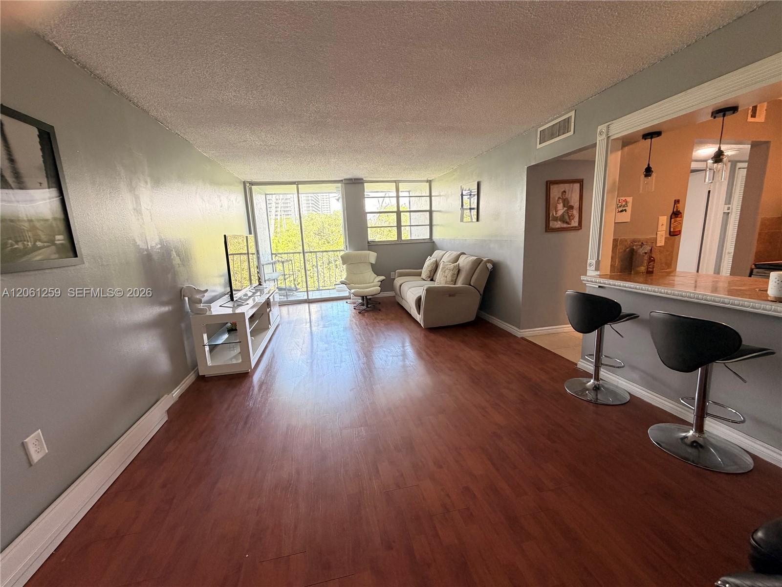 Residential Lease in North Miami Beach