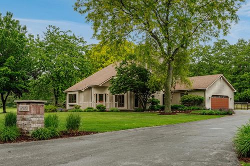 W1818 Lake Road, East Troy, WI, 53149 | Card Image