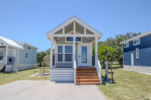 96-25928 Haynie Flat Rd, Spicewood, TX, 78669-1483 | Card Image
