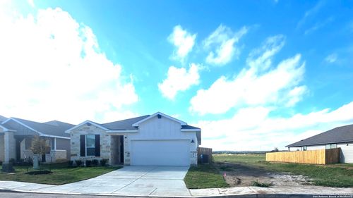 810 Shatterhand Blvd, San Antonio, TX, 78260-2271 | Card Image