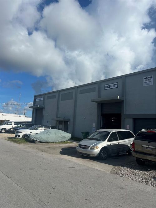 1885 Ne 149th St, North Miami, FL, 33181-1167 | Card Image