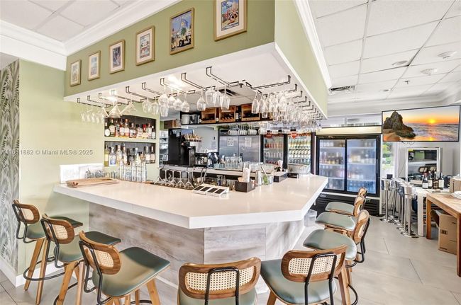 APT-16F - 5600 Collins Ave, Condo with 2 bedrooms, 2 bathrooms and null parking in Miami Beach FL | Image 35