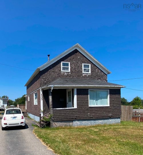 435 Mahon St, New Waterford, NS, B1H3J3 | Card Image