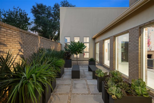 5601 Dittmar Pl, House other with 4 bedrooms, 4 bathrooms and null parking in Dallas TX | Image 36