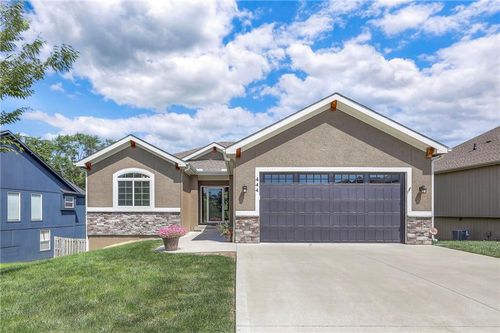 444 Madison Creek Dr, Raymore, MO, 64083-8580 | Card Image