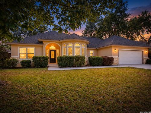 266 English Oaks Cir, Boerne, TX, 78006-1719 | Card Image