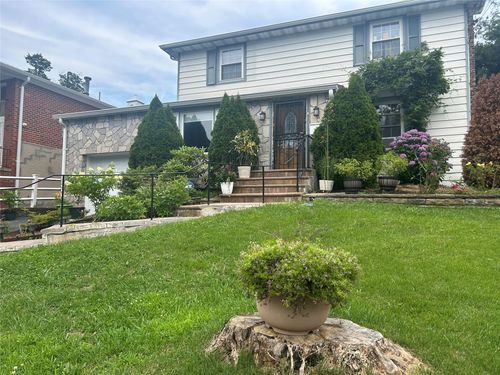 56 Helena Ave, Yonkers, NY, 10710-3027 | Card Image