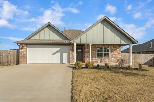 986 Madden St, Tontitown, AR, 72762-2211 | Card Image