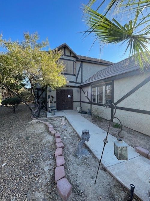 3978 Landsdown Pl, Las Vegas, NV, 89121-4812 | Card Image