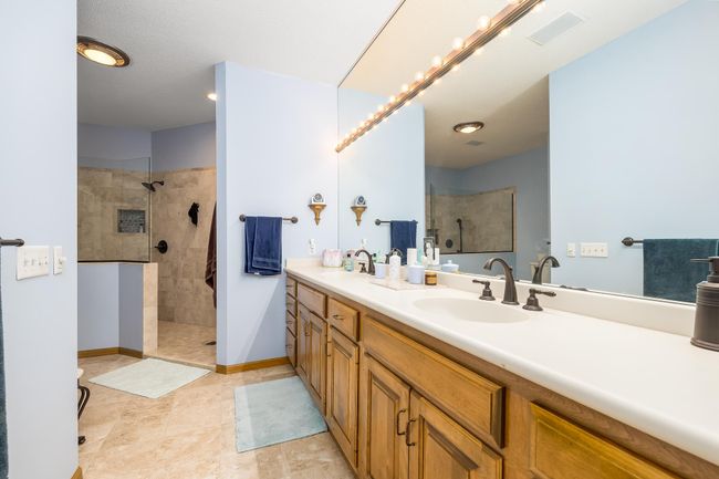 8991 Ferndale Ln, Townhouse with 2 bedrooms, 3 bathrooms and null parking in Eden Prairie MN | Image 21