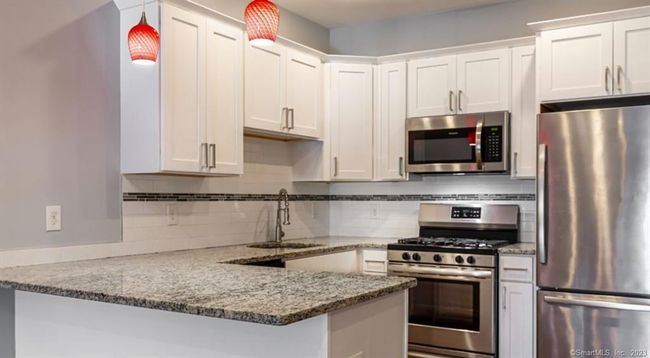 APT-324 - 5 Cherry Brook Rd, Home with 1 bedrooms, 1 bathrooms and null parking in Canton CT | Image 6