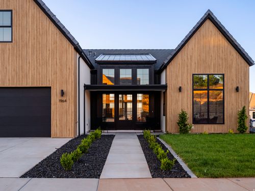 1964 N Creek Side Ct, Washington, UT, 84780-2892 | Card Image