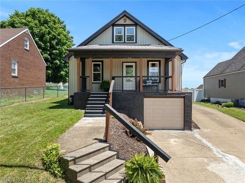 111 Bell St, Weirton, WV, 26062-3318 | Card Image
