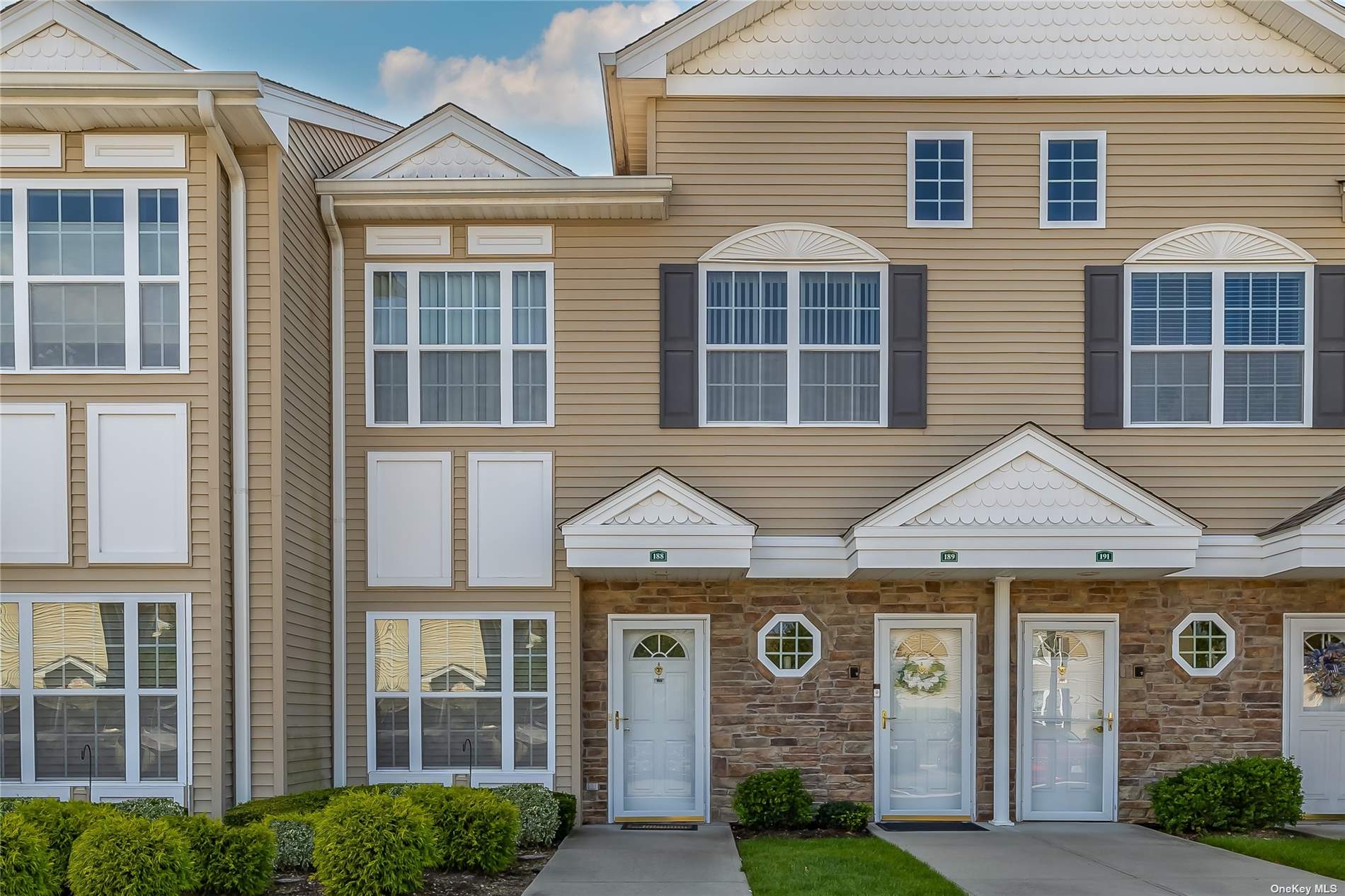 Spring Dr, East Meadow, NY 11554