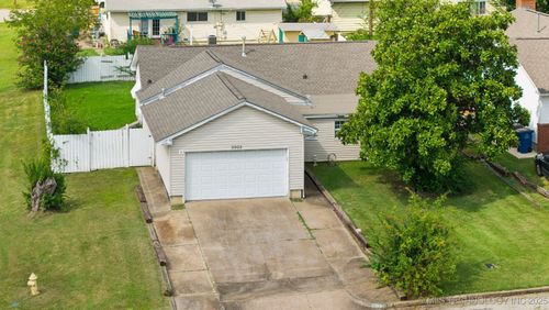 5905 E 30th St, Tulsa, OK, 74114-6411 | Card Image