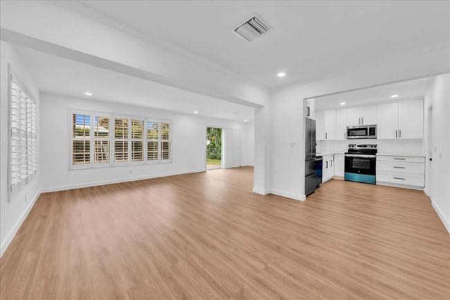 Dining Room/Kitchen/Family Room | Image 9