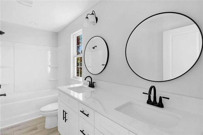 Primary Bathroom | Image 21