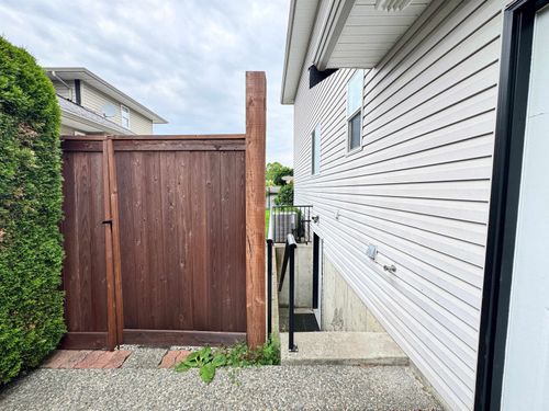 27033 24 Ave, Aldergrove, BC, V4W3Y9 | Card Image