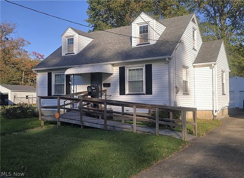 547 Belvedere Ave Se, Warren, OH, 44483-6128 | Card Image