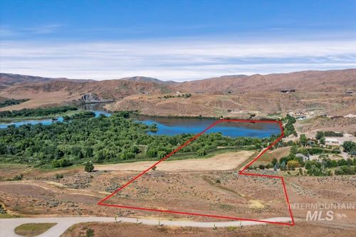 8765 Lagoon Ln, Emmett, ID, 83617-1413 | Card Image