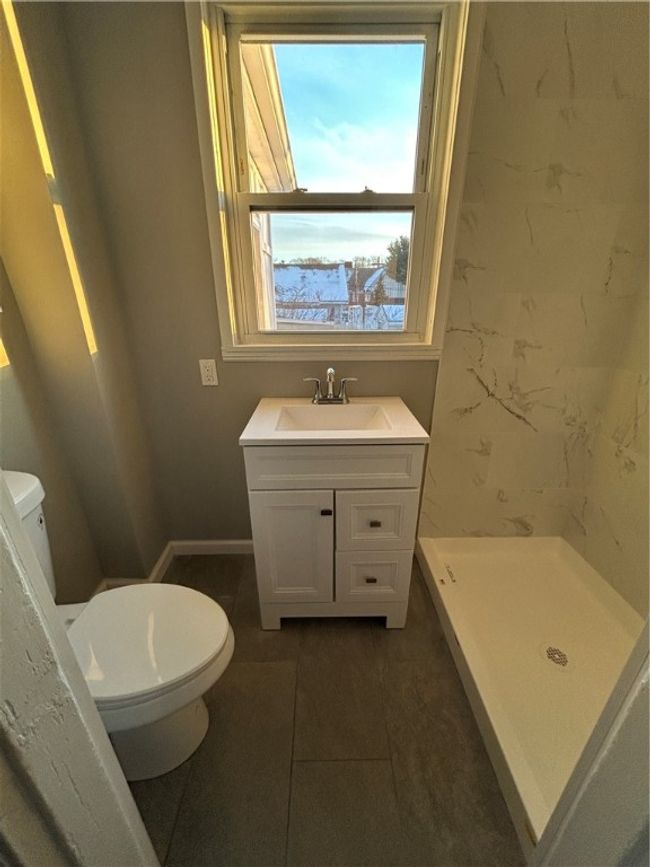 29 Hoppin Ave, House other with 3 bedrooms, 2 bathrooms and 6 parking in Riverside RI | Image 4