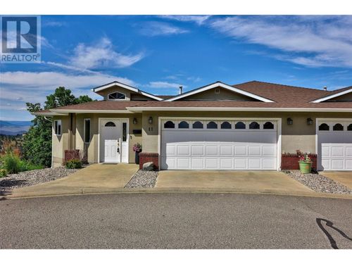 11-2021 Pacific Way, Kamloops, BC, V1S1V2 | Card Image