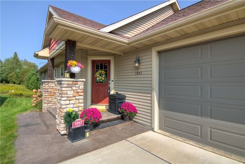 1843 Luke Pl, Chippewa Falls, WI, 54729-1092 | Card Image