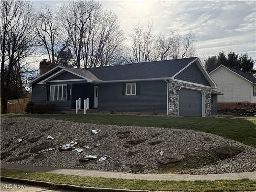 568 Lockport Ave Sw, New Philadelphia, OH, 44663-9665 | Card Image